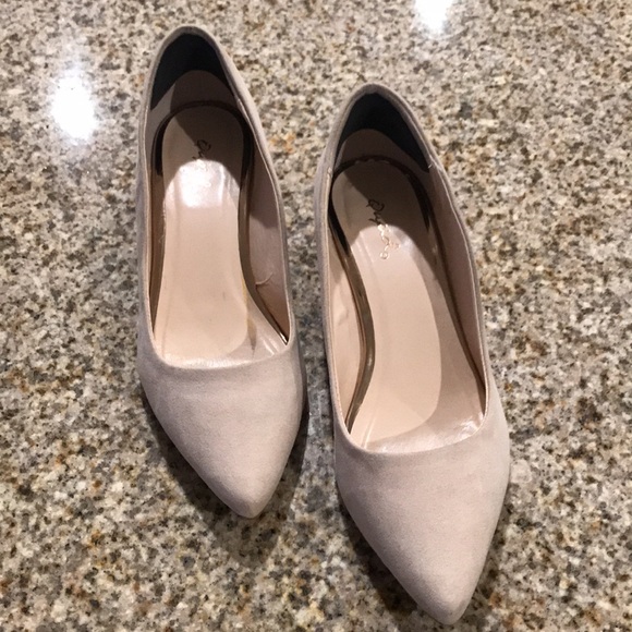 NEW QUPID POINT TOE HEELS WOMENS 6 TAN NATURAL NUDE KITTEN HEEL SHOE POINTED - Picture 3 of 4